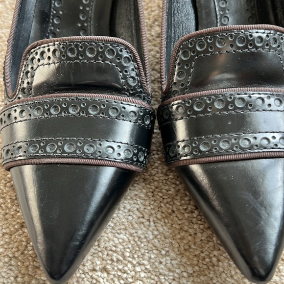 Tory Burch black leather with chocolate brown accent pumps. - Picture 8 of 8